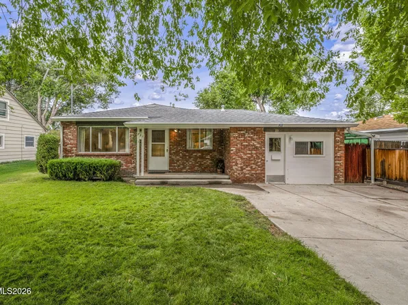 221 S Iris St, Carson City, NV 89703
