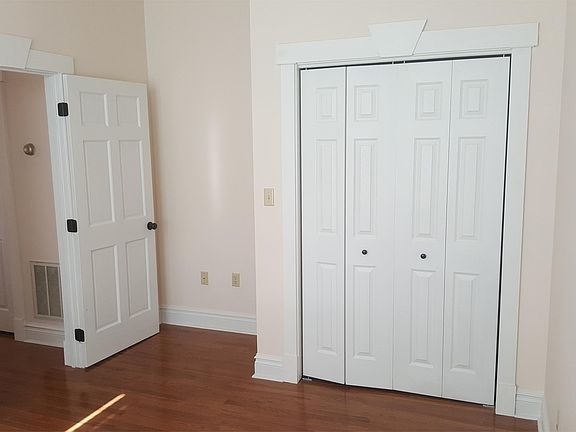 5th image of 1100 N 3rd St APT 4R