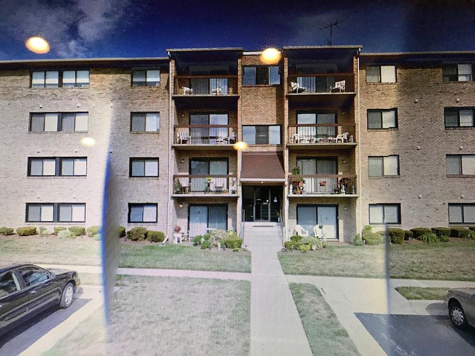 2 Summit Hill Ct