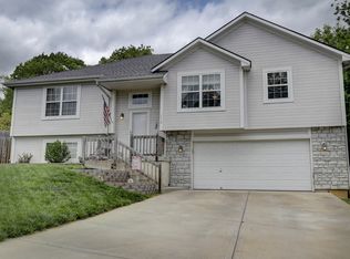 1512 S 105th Ct, Edwardsville, KS 66111