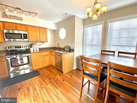 5th image of 21093 Jenna Ct