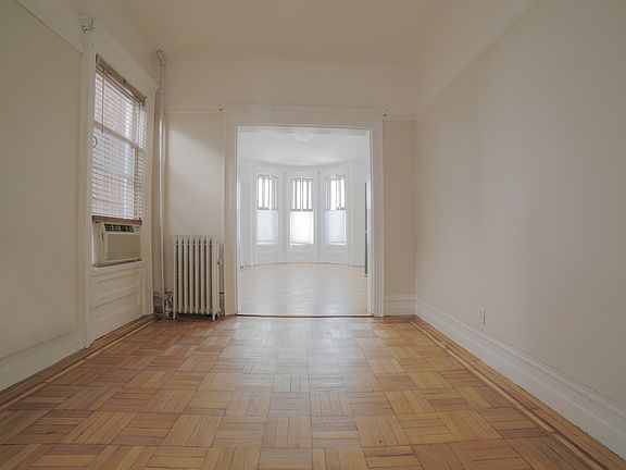2nd image of 952 E 156th St #2