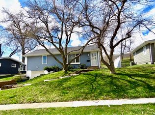 1642 24th St NW, Cedar Rapids, IA 52405