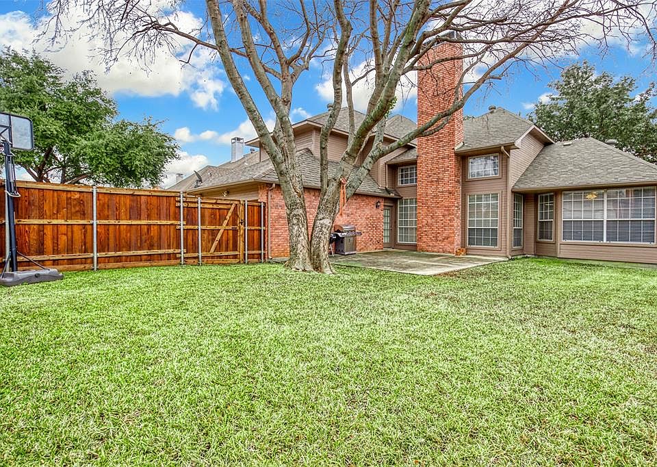 2nd image of 1015 Cowboys Pkwy