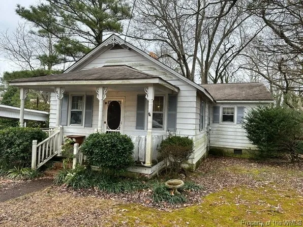 820 Showalter Rd, Yorktown, VA 23692