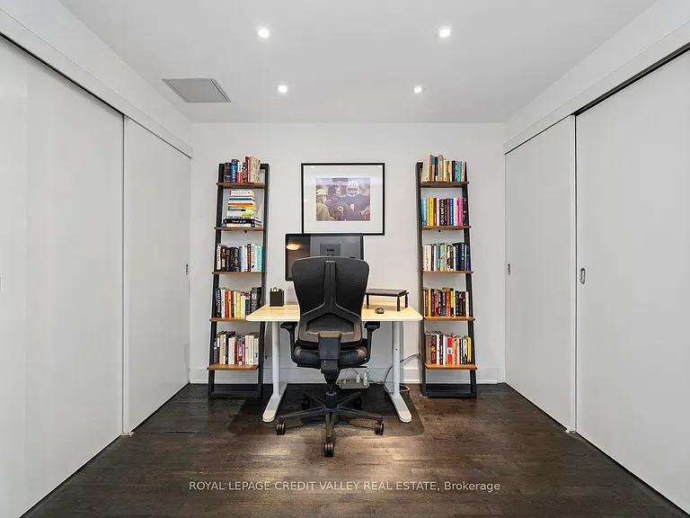 233 Carlaw Ave #816 — Photo 6