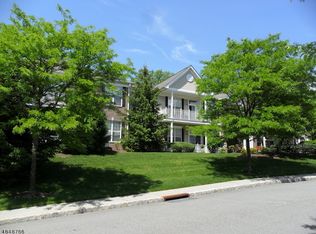 702 Four Seasons Dr #702, Wayne, NJ