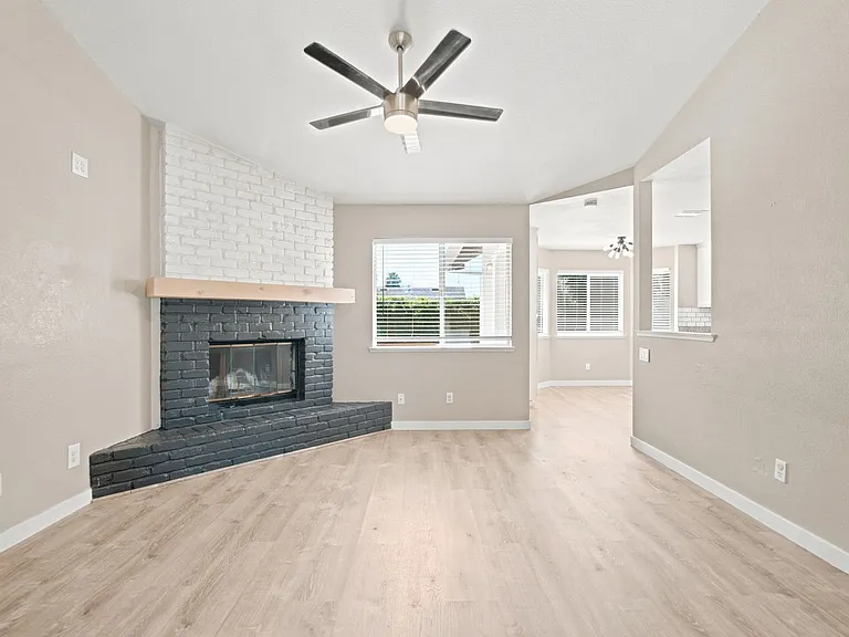 8034 Fairlands Way — Photo 8