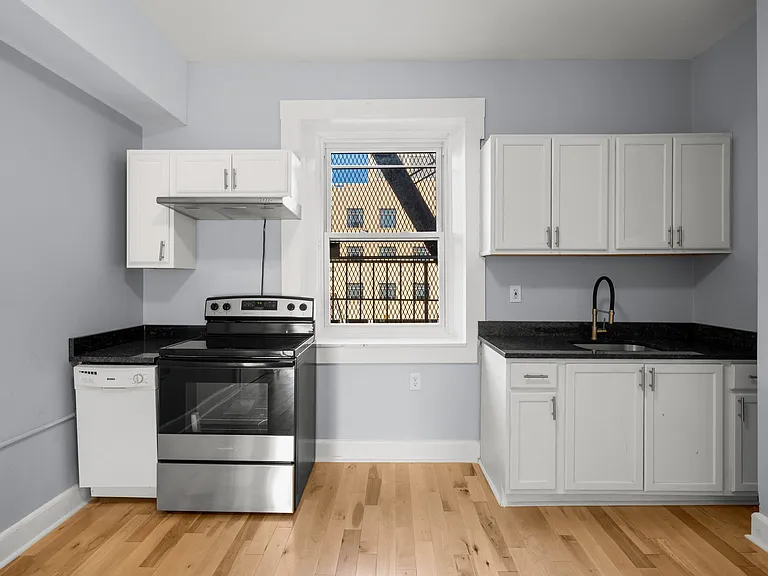 112 W Mulberry St #1 — Photo 2