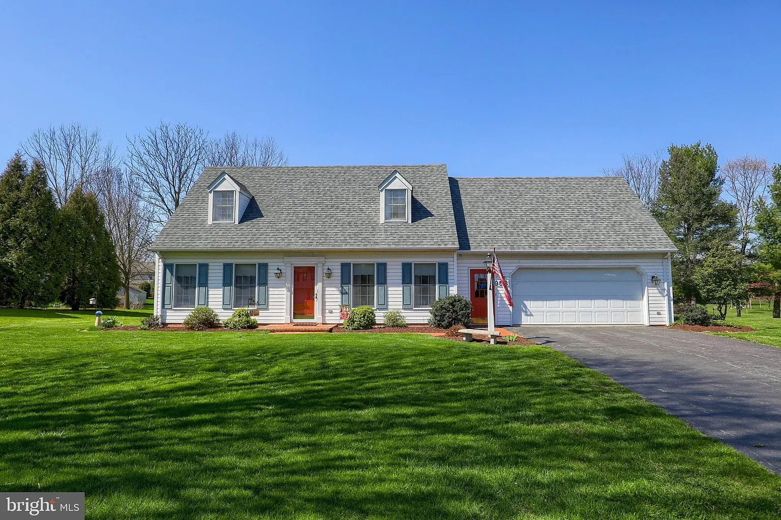 958 Lindsay Ln photo 1