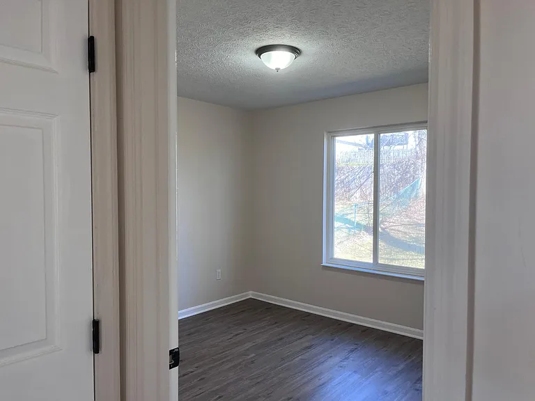 3583 Mitten Dr — Photo 2
