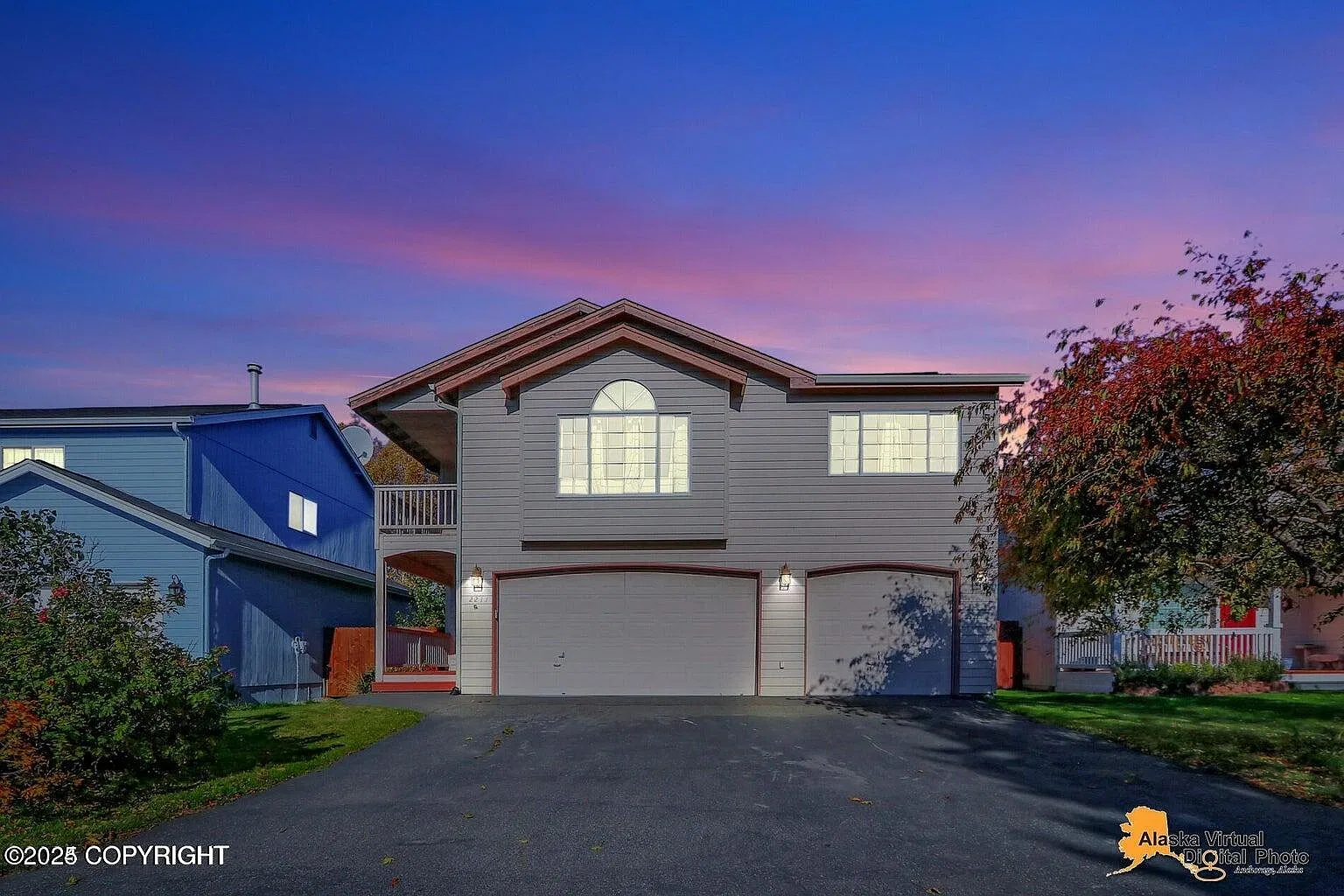 4 bed, 2.5 bath, 2220 sqft, $4,500 — Photo 1