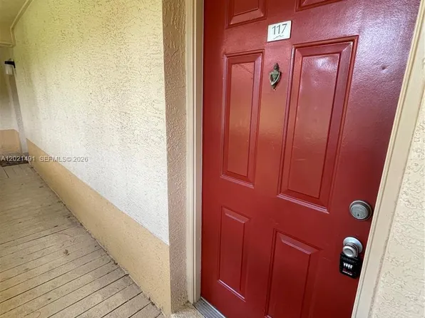 4783 Via Palm Lks APT 117, West Palm Beach, FL 33417