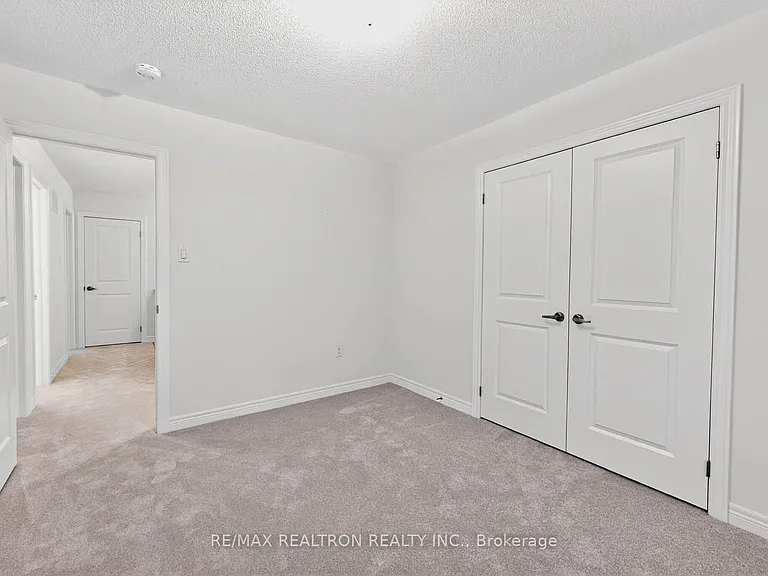 1 Wakefield Blvd — Photo 35