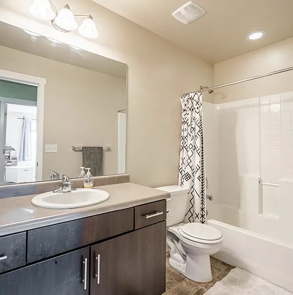 119 S 1800 W — Photo 13