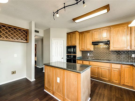 5th image of 13004 Hermitage Ln
