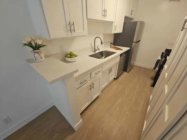 Coldwater Canyon Ave — Photo 25