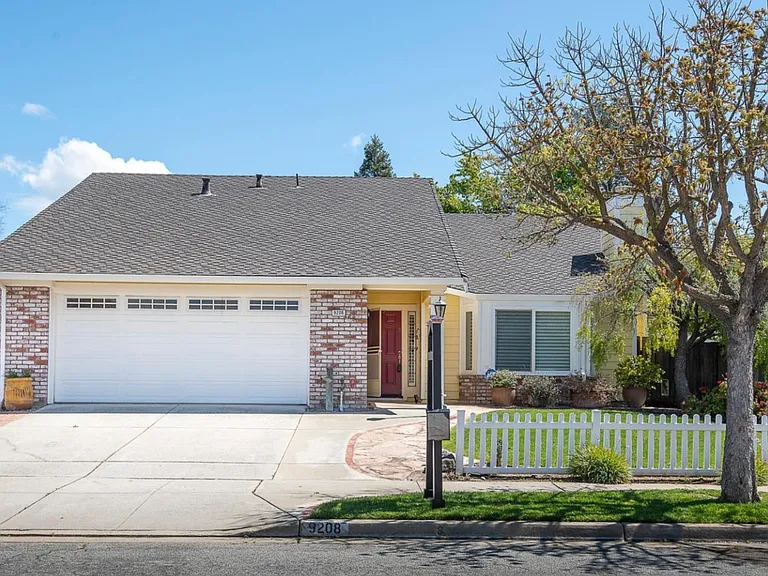 9208 El Caminito — Photo 2