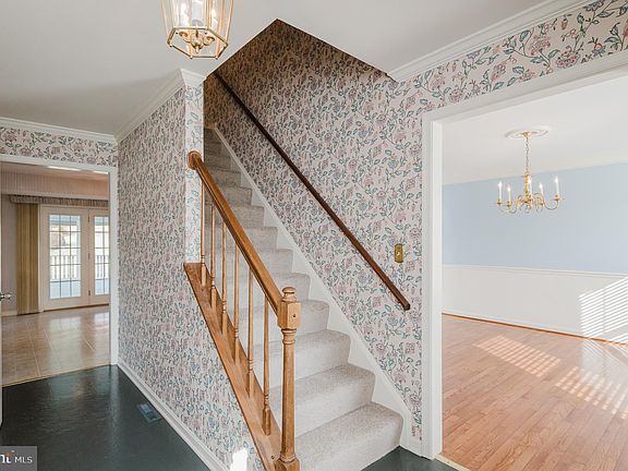 4th image of 1706 Globe Ct