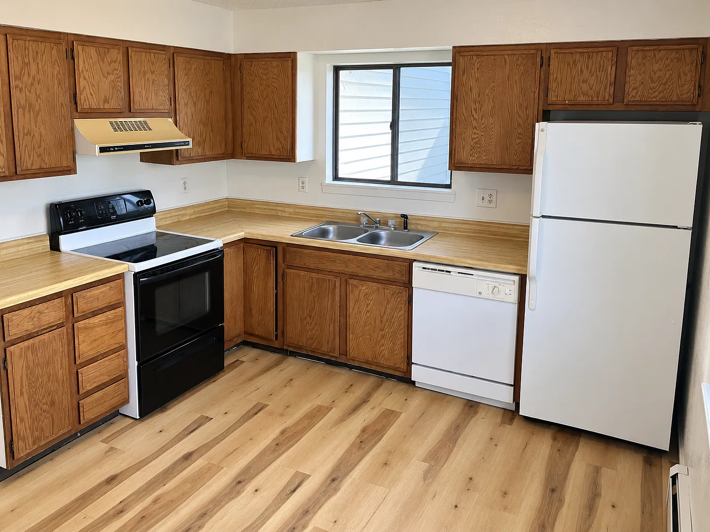 910 Iowa Ave. — Photo 4