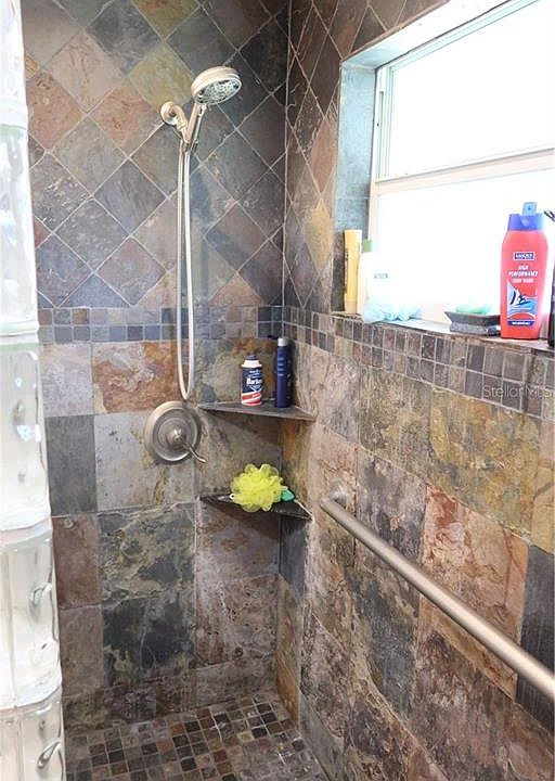 2nd image of 2036 Hess Dr