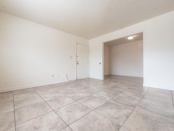 4th image of 801 S Mobile Ave