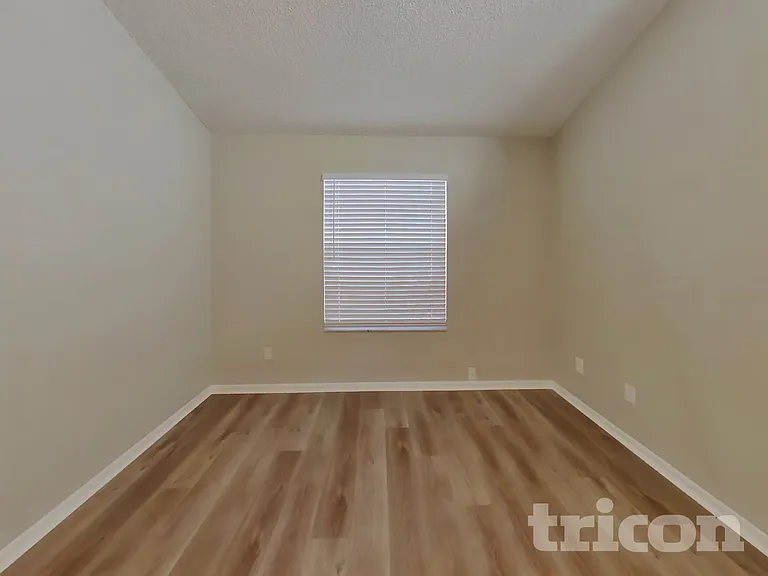 1623 Chatham Cir — Photo 6