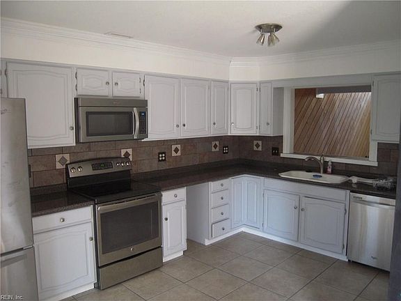 5th image of 724 Lord Dunmore Dr