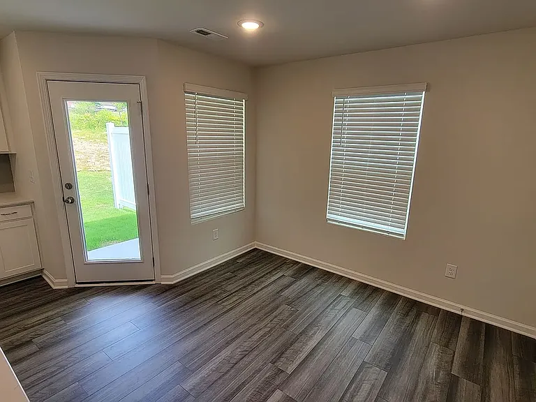 909 Powder Creek Dr — Photo 4