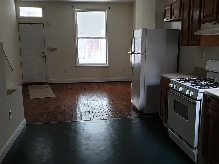 1340 S Markoe St — Photo 5