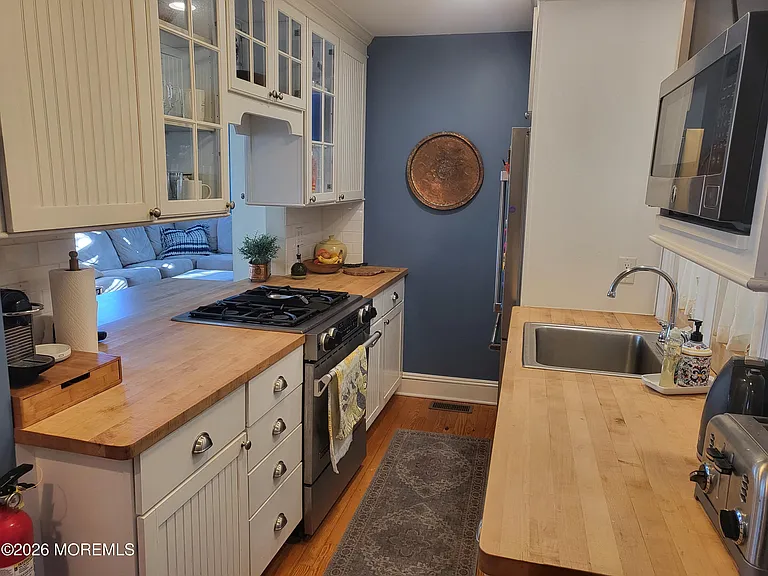 80 Heck Ave — Photo 15