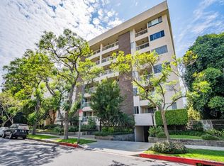 441 N Oakhurst Dr APT 203, Beverly Hills, CA 90210