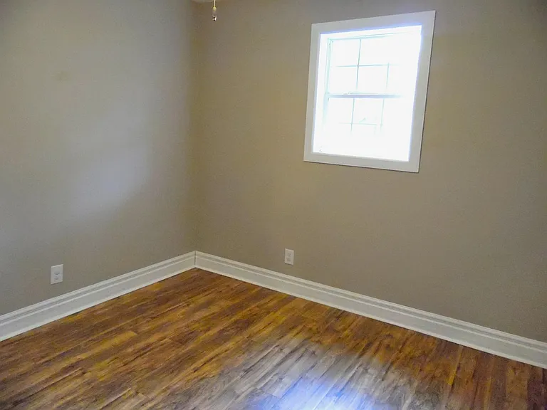 1110 Randle St — Photo 7
