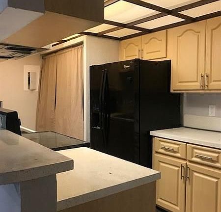 3rd image of 4427 Treehouse Ln #C