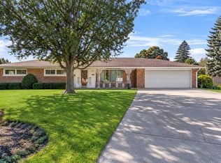 409 Vernon AVENUE, Thiensville, WI 53092