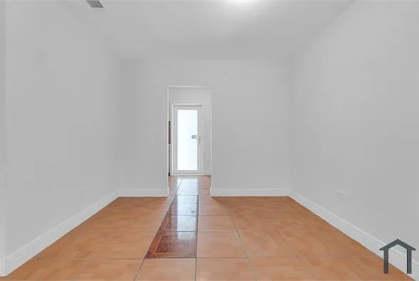 2 bed, $2,200 — Photo 3