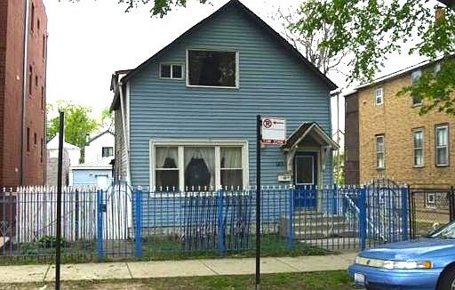 1st image of 1834 N Rockwell St #2F