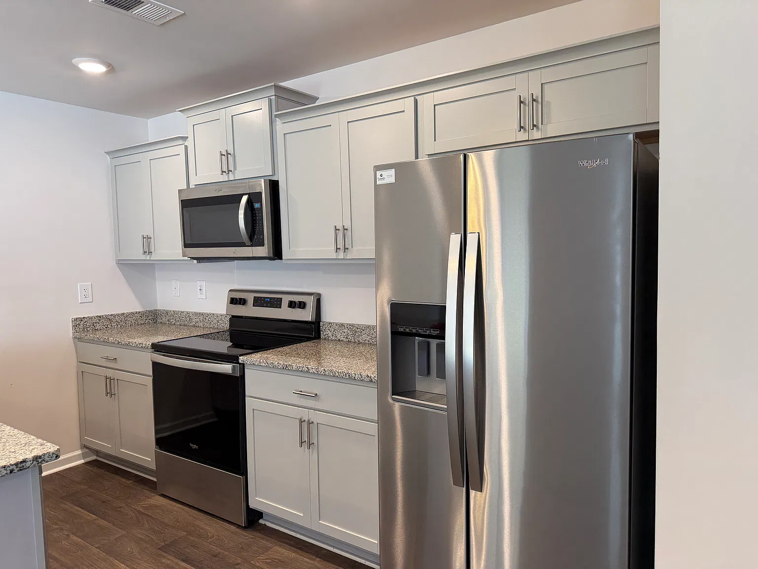 4 bed, $1,700 — Photo 2