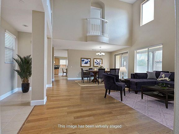 3rd image of 1276 Como Dr