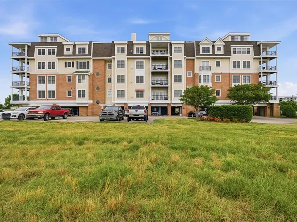 2950 Baltic Ave APT 502, Virginia Beach, VA 23451