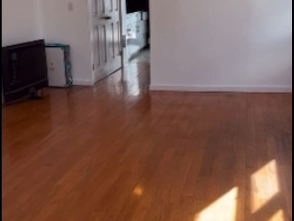 1st image of 17 Blueberry Ln