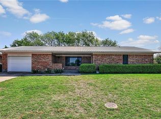 1050 N Maple St, Muenster, TX 76252