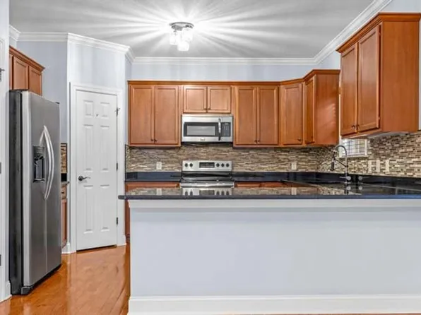 7160 Neville Dr, Ooltewah, TN 37363