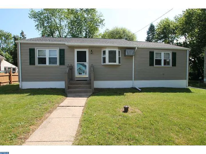 927 Wyoming Ave photo 1