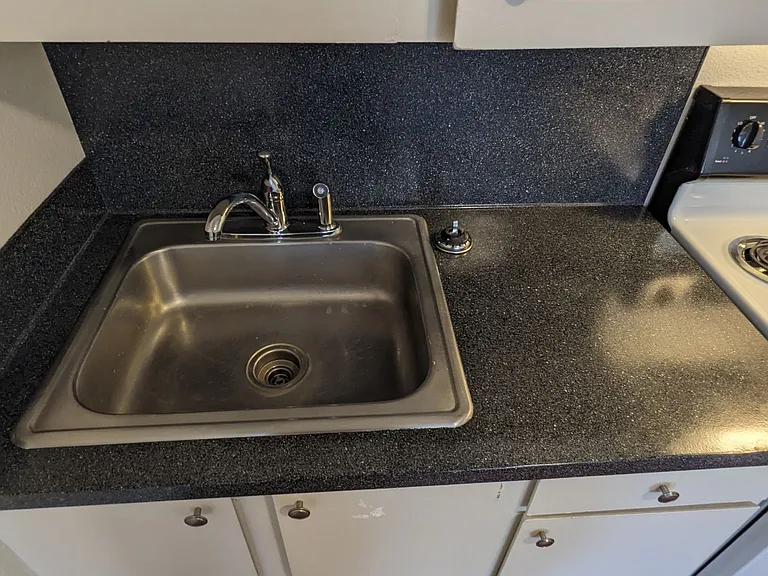 Watergate Apartments — Photo 17