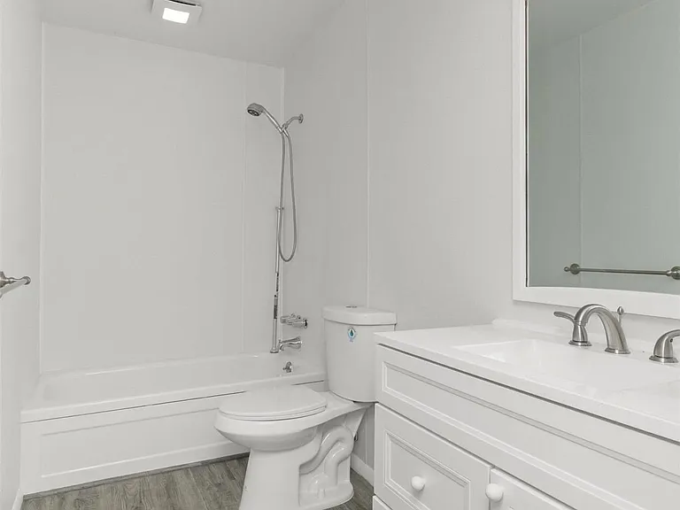 946 Fairview Ave — Photo 4