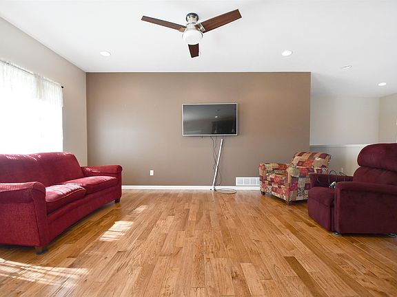 5th image of 6711 L Ave