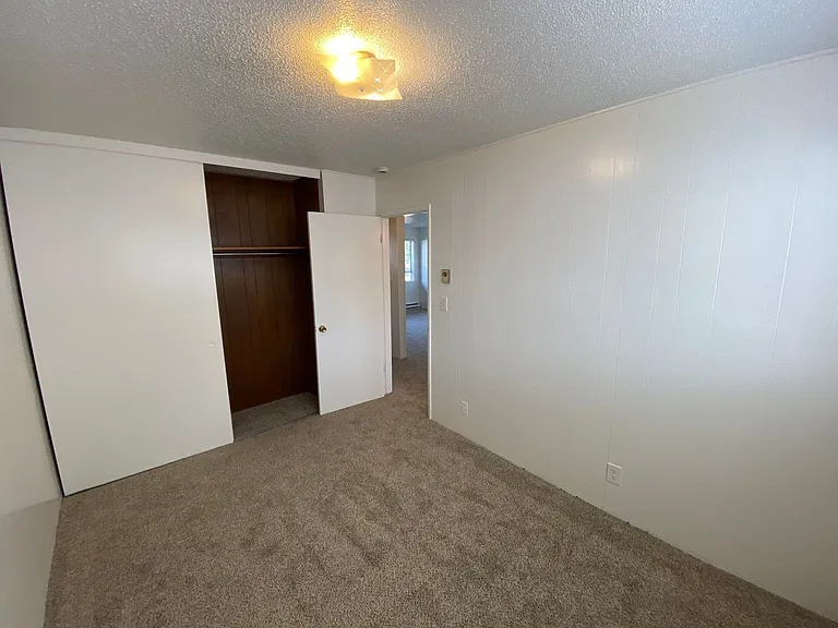 550 SW Levens St #21 — Photo 8