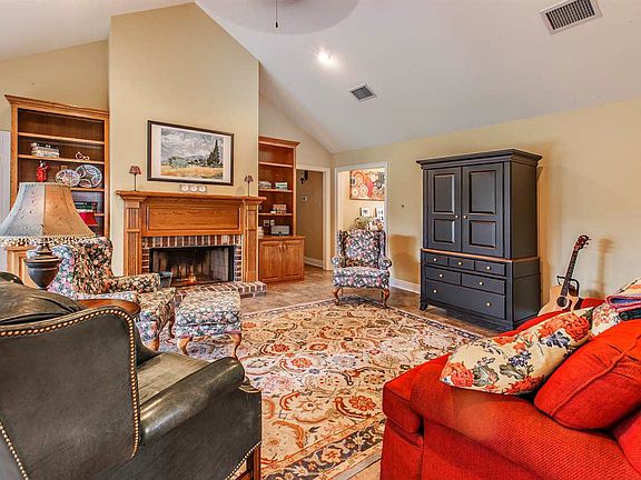 4th image of 123 Webre Dr