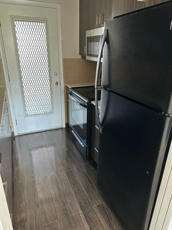 1480 E Sample Road #207, photo 2